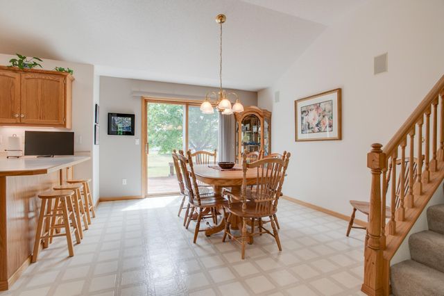 463 42nd Avenue S, Moorhead, MN 56560