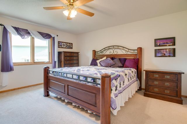 463 42nd Avenue S, Moorhead, MN 56560