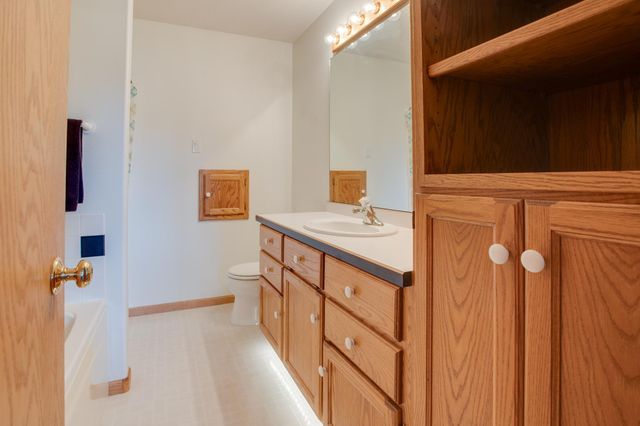 463 42nd Avenue S, Moorhead, MN 56560