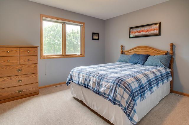 463 42nd Avenue S, Moorhead, MN 56560