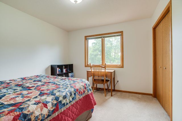 463 42nd Avenue S, Moorhead, MN 56560