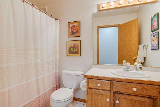 463 42nd Avenue S, Moorhead, MN 56560
