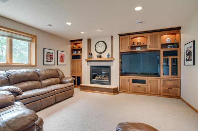 463 42nd Avenue S, Moorhead, MN 56560