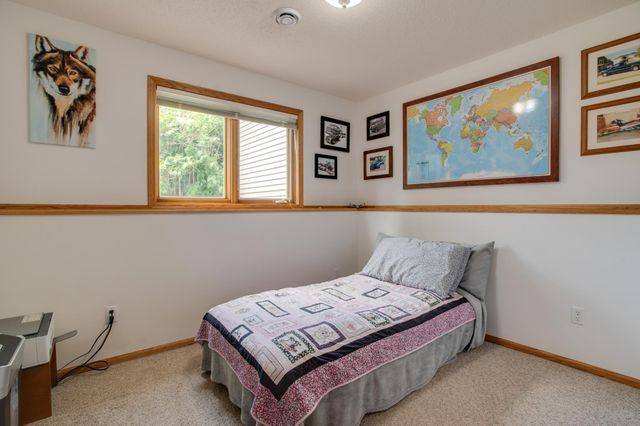 463 42nd Avenue S, Moorhead, MN 56560