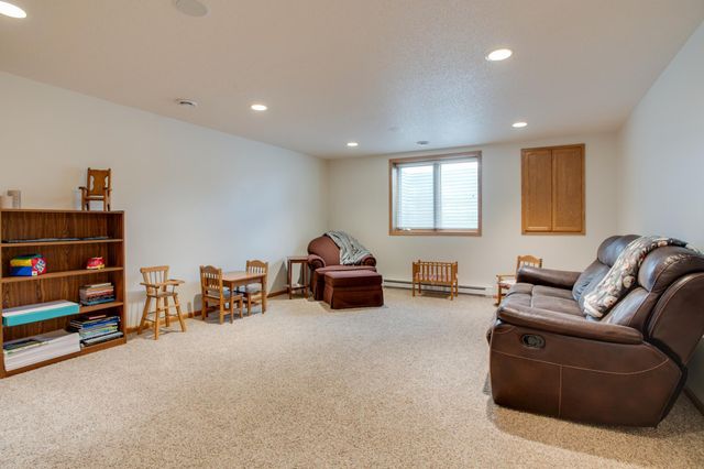 463 42nd Avenue S, Moorhead, MN 56560