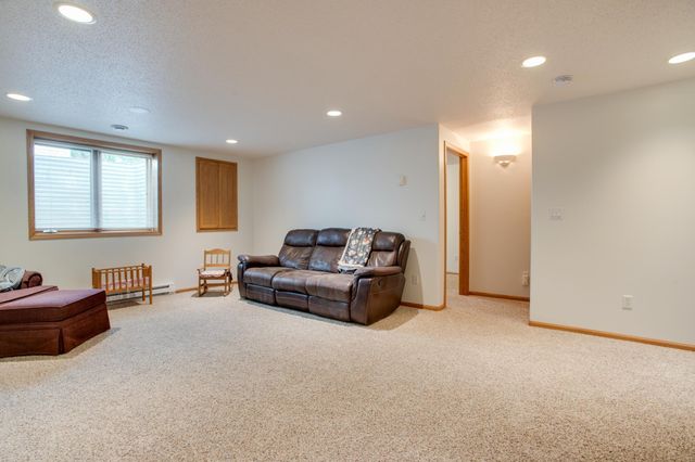 463 42nd Avenue S, Moorhead, MN 56560