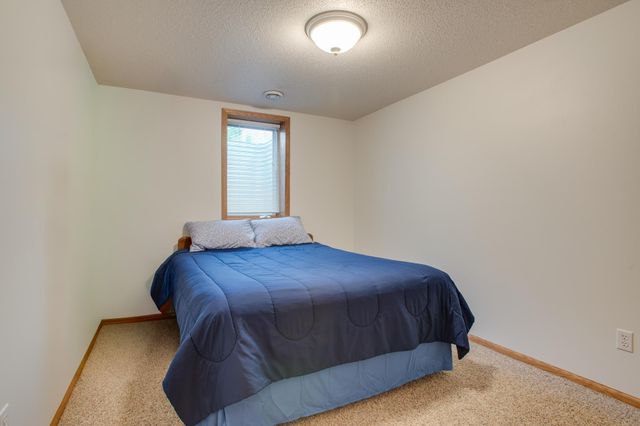 463 42nd Avenue S, Moorhead, MN 56560