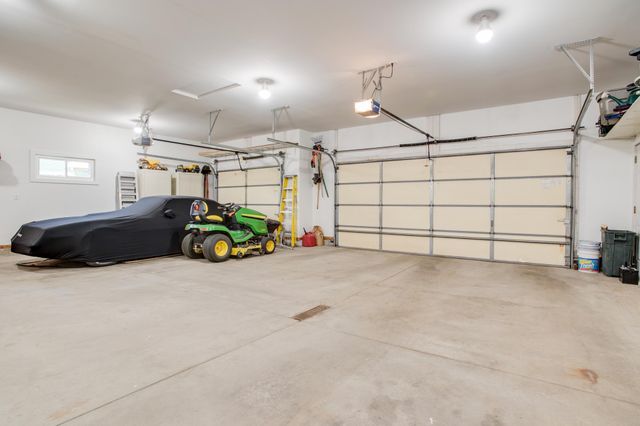 463 42nd Avenue S, Moorhead, MN 56560