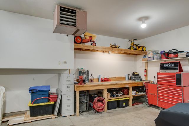 463 42nd Avenue S, Moorhead, MN 56560