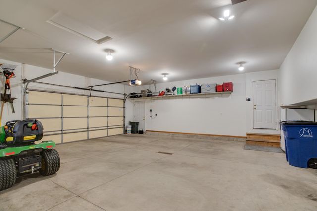 463 42nd Avenue S, Moorhead, MN 56560