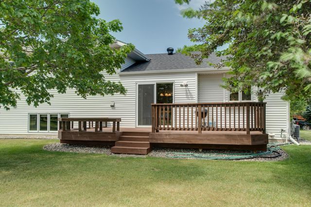 463 42nd Avenue S, Moorhead, MN 56560