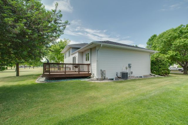 463 42nd Avenue S, Moorhead, MN 56560