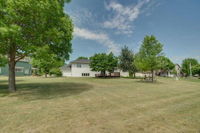 463 42nd Avenue S, Moorhead, MN 56560