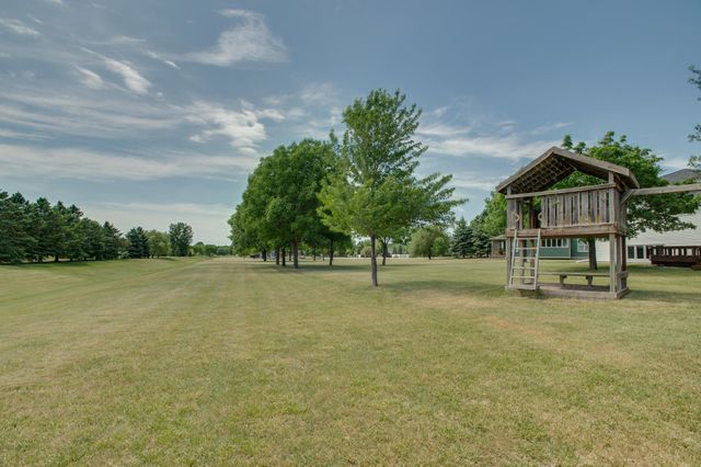 463 42nd Avenue S, Moorhead, MN 56560