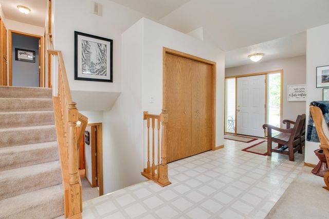 463 42nd Avenue S, Moorhead, MN 56560