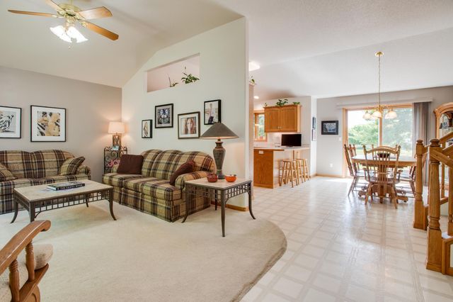 463 42nd Avenue S, Moorhead, MN 56560