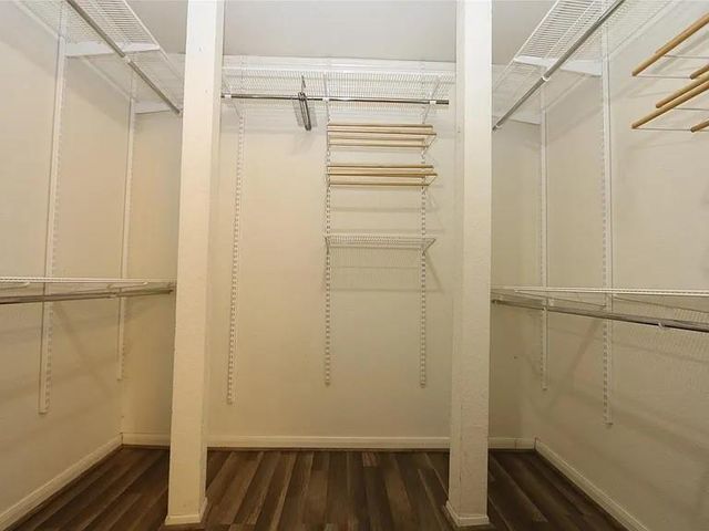 10714 Bayou Place Court, Houston, TX 77099