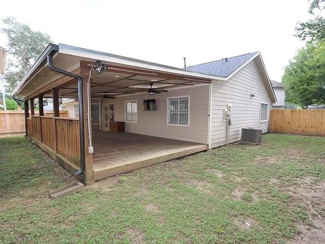 10714 Bayou Place Court, Houston, TX 77099