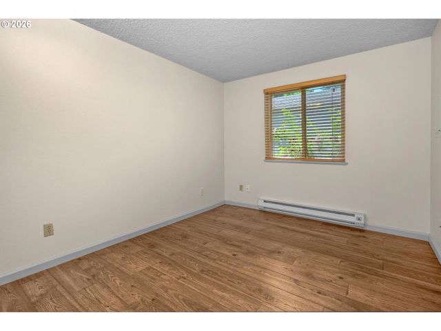 5190 Nw NEAKAHNIE Ave 15, Portland, OR 97229