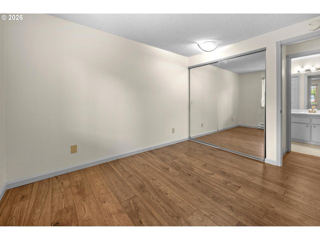 5190 Nw NEAKAHNIE Ave 15, Portland, OR 97229