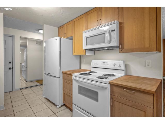 5190 Nw NEAKAHNIE Ave 15, Portland, OR 97229