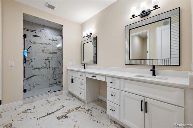 2044 Breckenridge Court, Rochester Hills, MI 48307