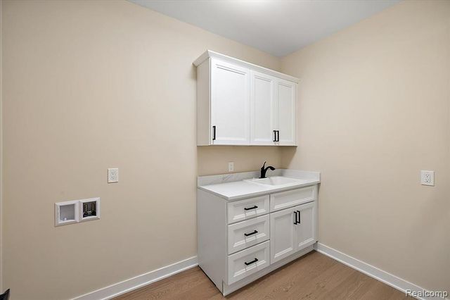 2044 Breckenridge Court, Rochester Hills, MI 48307