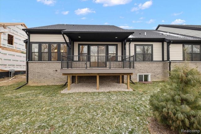2044 Breckenridge Court, Rochester Hills, MI 48307