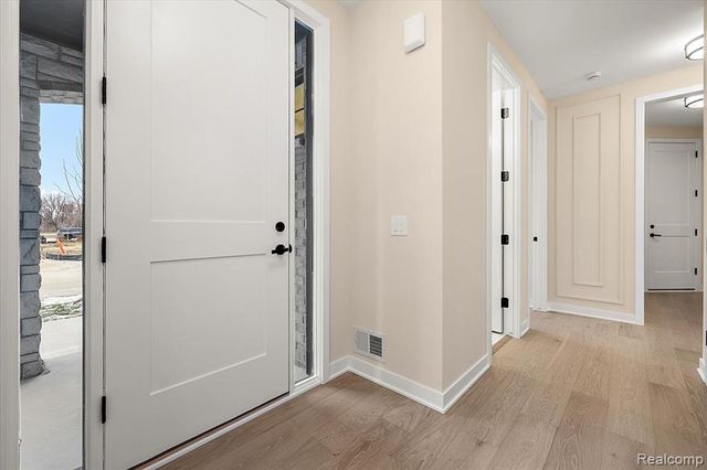 2044 Breckenridge Court, Rochester Hills, MI 48307