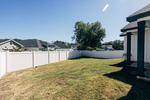 216 Wilson Street, Lake Dallas, TX 75065