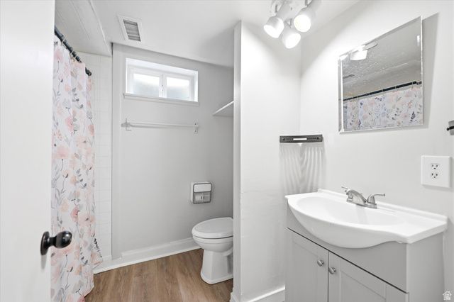 215 CAROL WAY, Midvale, UT 84047
