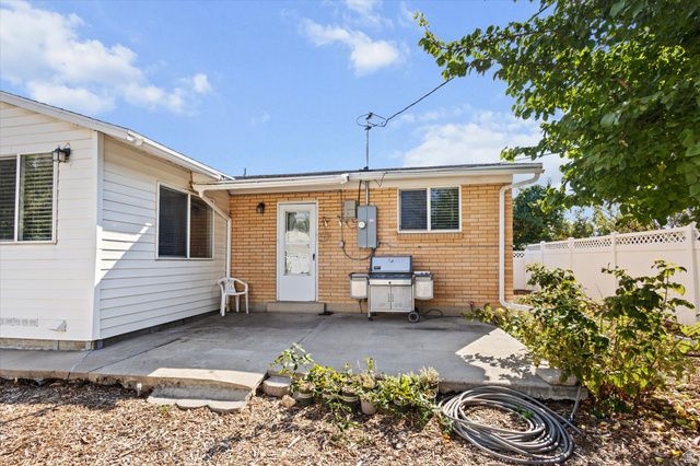 215 CAROL WAY, Midvale, UT 84047