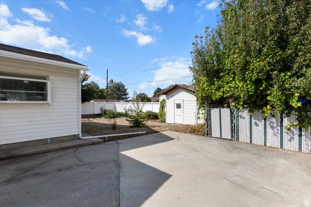 Image 29 of property listing at 215 CAROL WAY, Midvale, UT 84047