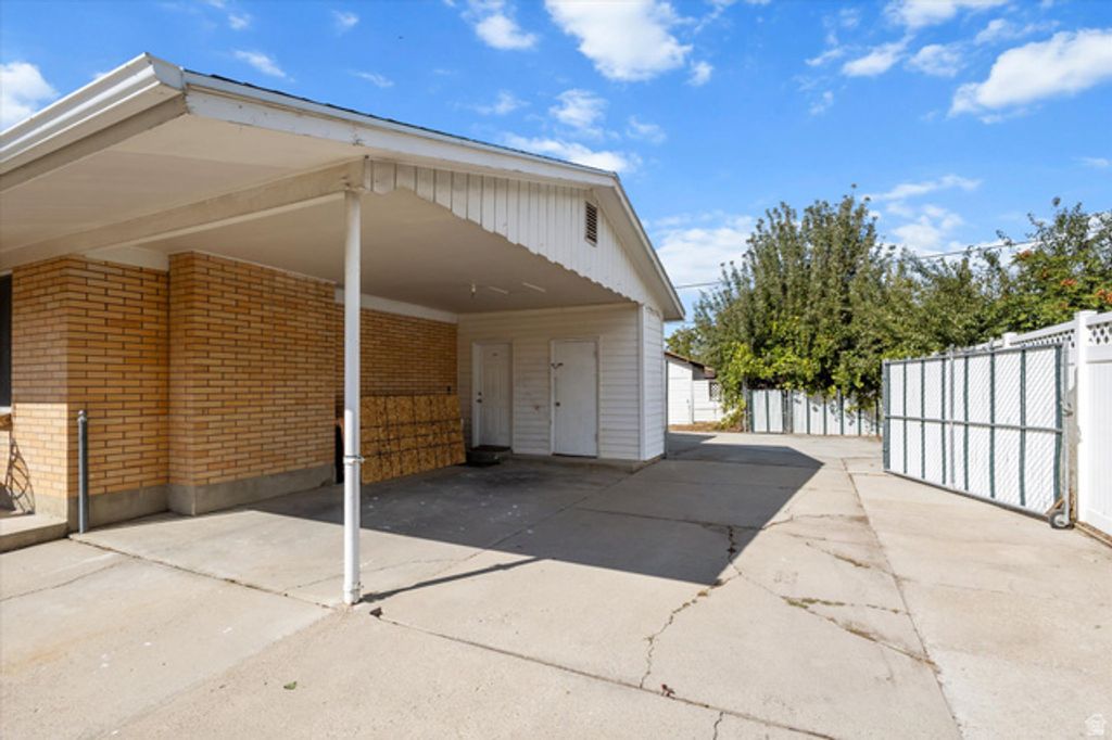 Image 30 of property listing at 215 CAROL WAY, Midvale, UT 84047