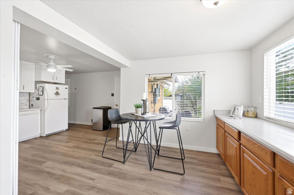 Image 6 of property listing at 215 CAROL WAY, Midvale, UT 84047