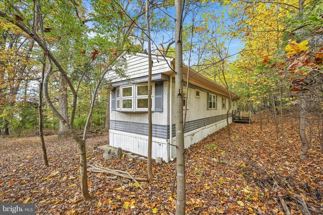 4918 GREENWOOD LN, Spring Grove, PA 17362