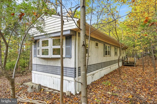 4918 GREENWOOD LN, Spring Grove, PA 17362