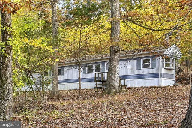 4918 GREENWOOD LN, Spring Grove, PA 17362