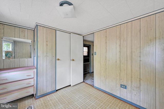 4918 GREENWOOD LN, Spring Grove, PA 17362