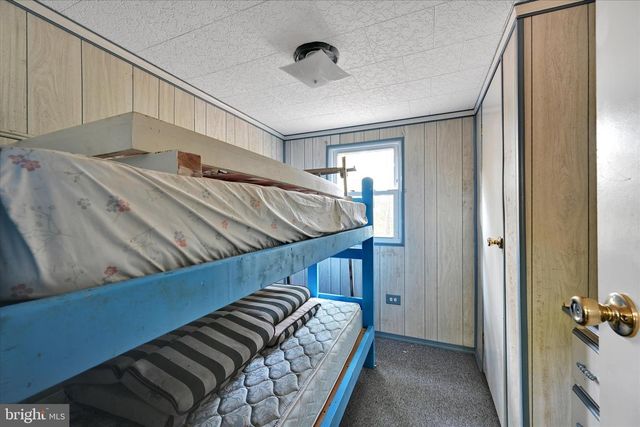 4918 GREENWOOD LN, Spring Grove, PA 17362