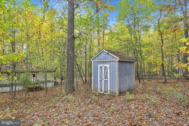 4918 GREENWOOD LN, Spring Grove, PA 17362