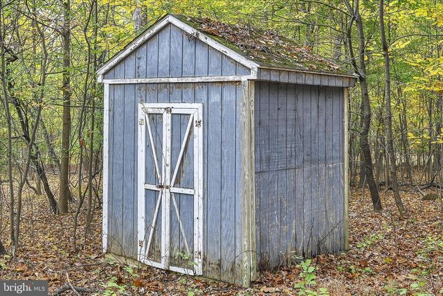 4918 GREENWOOD LN, Spring Grove, PA 17362