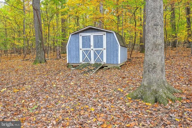 4918 GREENWOOD LN, Spring Grove, PA 17362