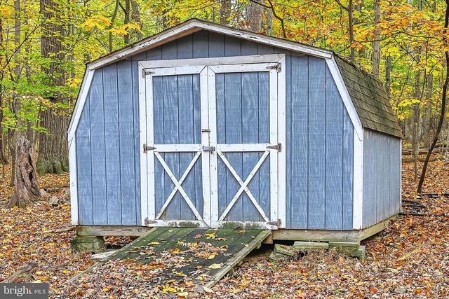 4918 GREENWOOD LN, Spring Grove, PA 17362