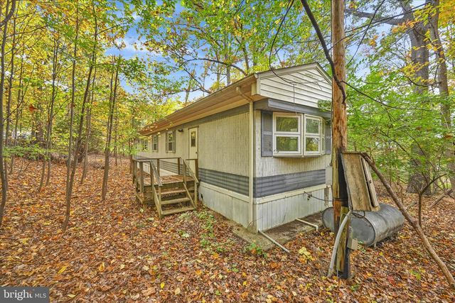 4918 GREENWOOD LN, Spring Grove, PA 17362