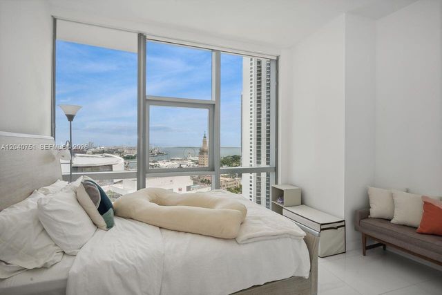 851 NE 1st Avenue 1711, Miami, FL 33132