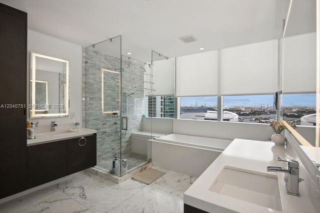 851 NE 1st Avenue 1711, Miami, FL 33132