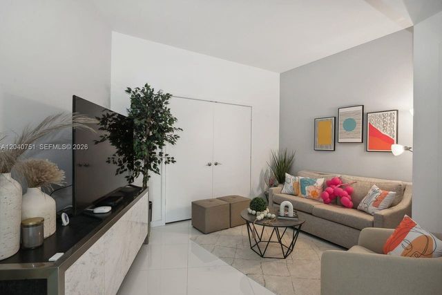 851 NE 1st Avenue 1711, Miami, FL 33132