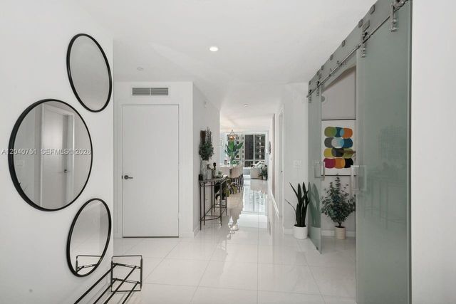 851 NE 1st Avenue 1711, Miami, FL 33132