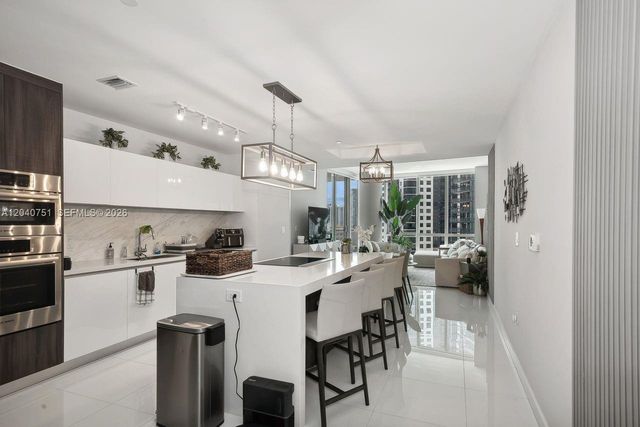 851 NE 1st Avenue 1711, Miami, FL 33132